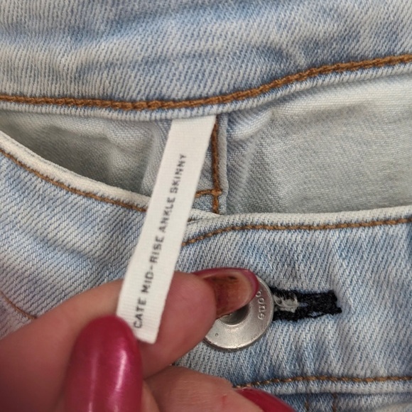 Rag and bone women’s cate Mid rise, ankle skinny light wash, distressed, size 28 - Picture 4 of 7